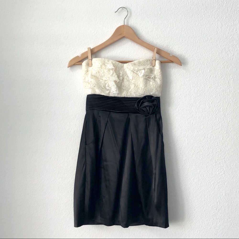 Charlotte Russe Strapless Dress w\ POCKETS